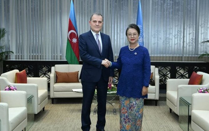 Ceyhun Bayramov BMT rəsmisi ilə görüşdü