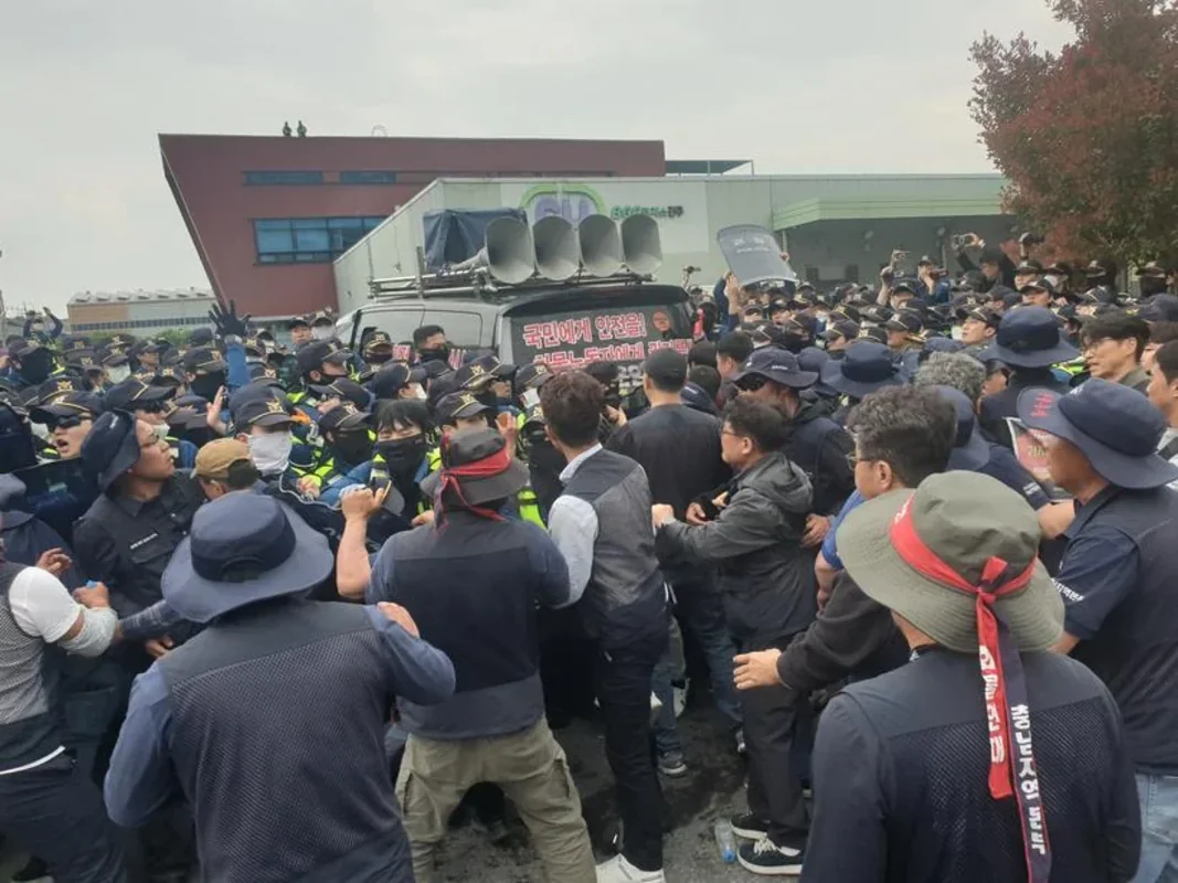 Yük maşını etirazçıları vurub - Ölən və xəsarət alanlar var