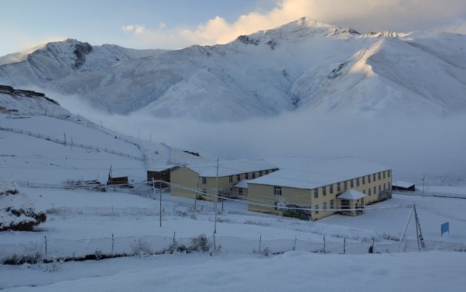 В Азербайджане идет снег