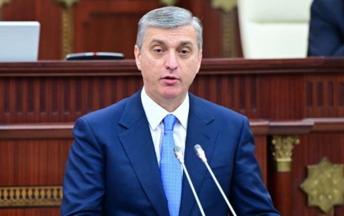 Vüqar Gülməmmədov Milli Məclisdə hesabat verir