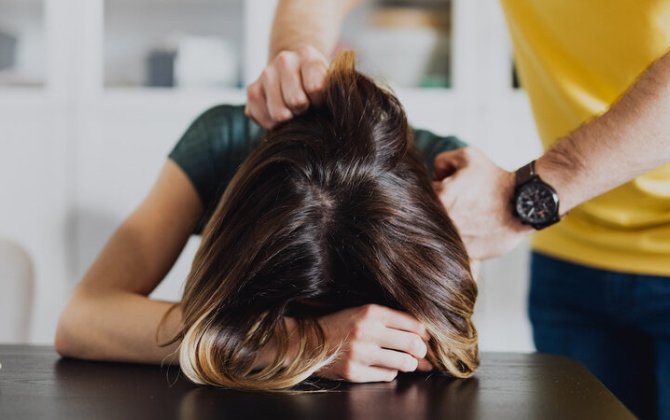 Şamaxıda ər arvadına illərlə işgəncə verdi: “Siqaretlə yandırdı, baltayla vurdu” – TƏFƏRRÜAT