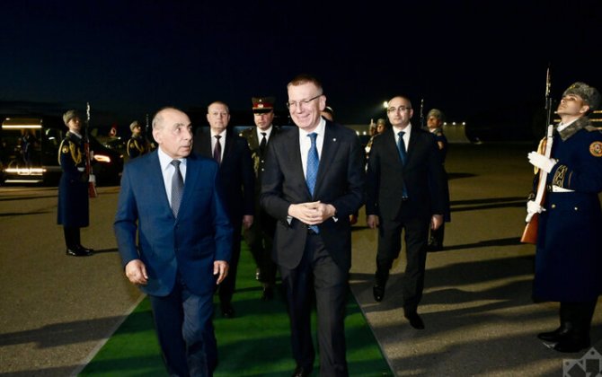 Президент Латвии прибыл с официальным визитом в Азербайджан-ФОТО