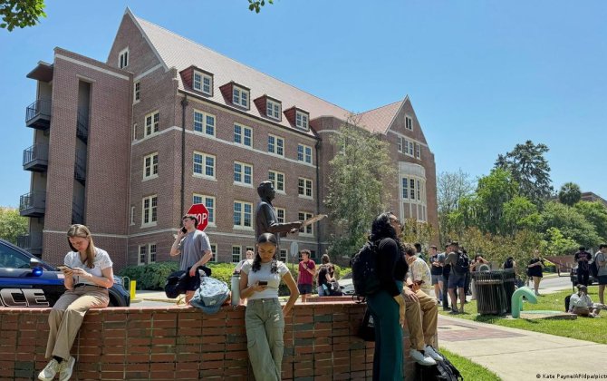 ABŞ-da tələbə Netanyahunu oxuduğu universiteti bombalamağa çağırdı...-FOTO