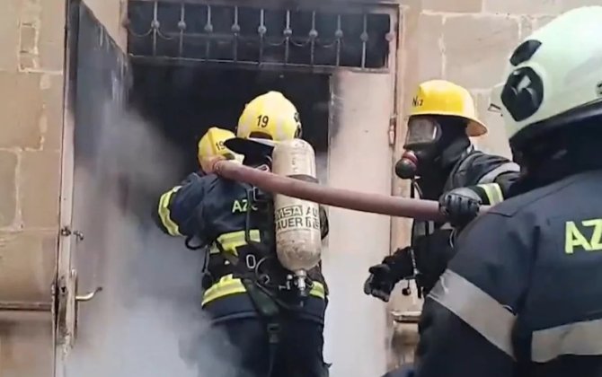 Bakıda internat məktəbinin yataqxanasında YANĞIN - VİDEO