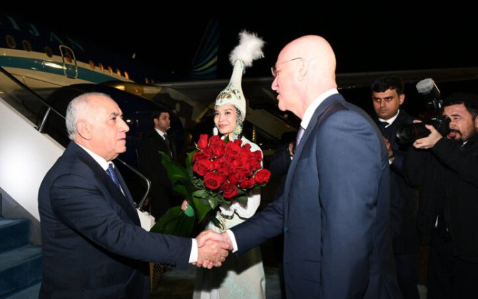 Əli Əsədov Qazaxıstana işgüzar səfər etdi