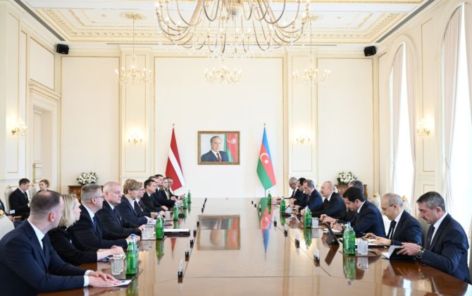 Prezidentlərin geniş tərkibdə görüşü keçirildi - FOTOLAR