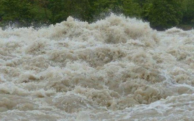 Синоптики предупредили о повышении уровня рек в регионах Азербайджана
