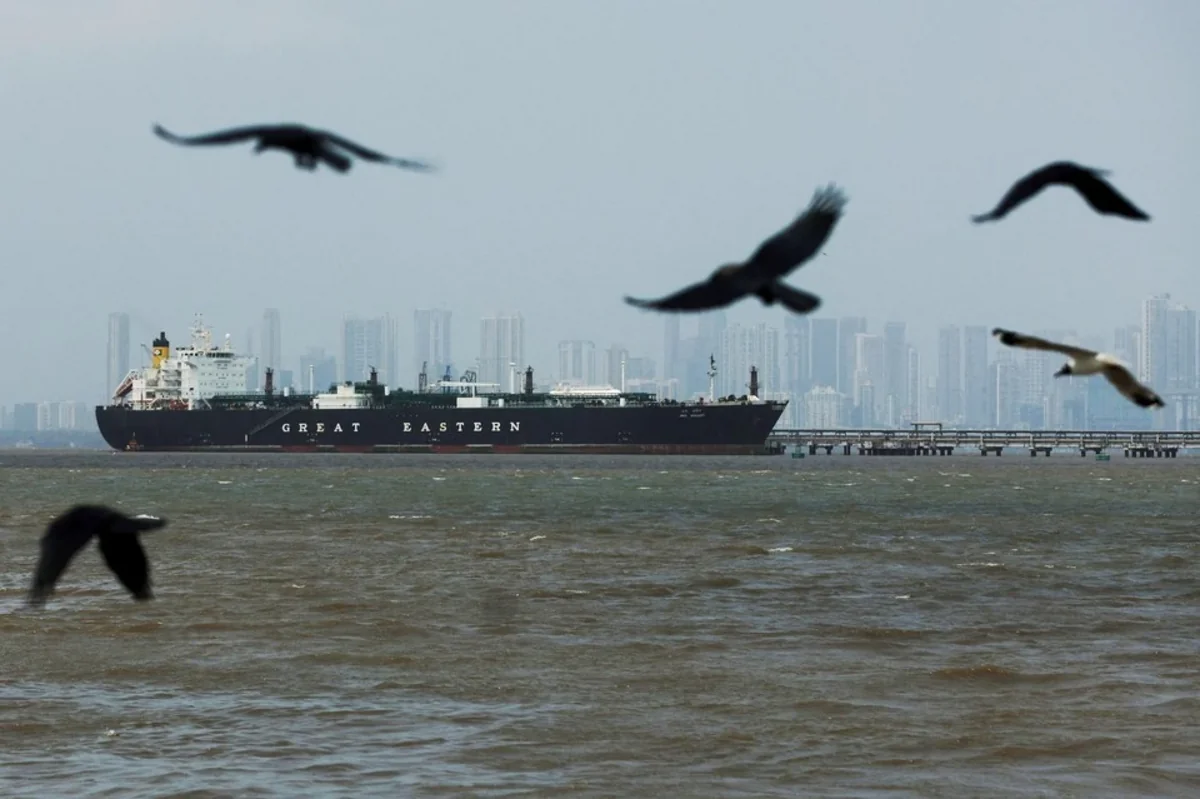 İrana məxsus onlarla tanker ABŞ-nin blokadasını yararaq Hörmüzdən keçib