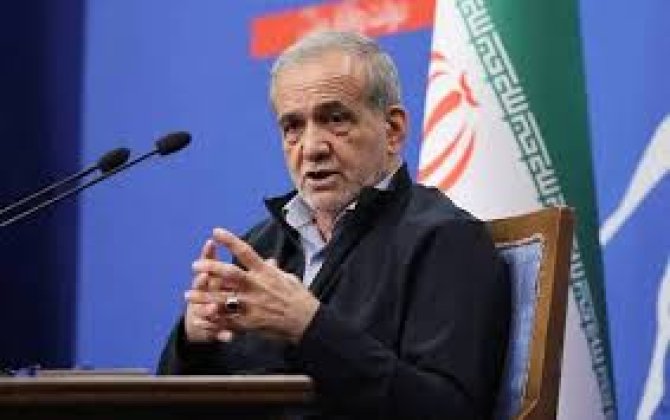 Пезешкиан: Блокада и угрозы со стороны США мешают мирному урегулированию конфликта