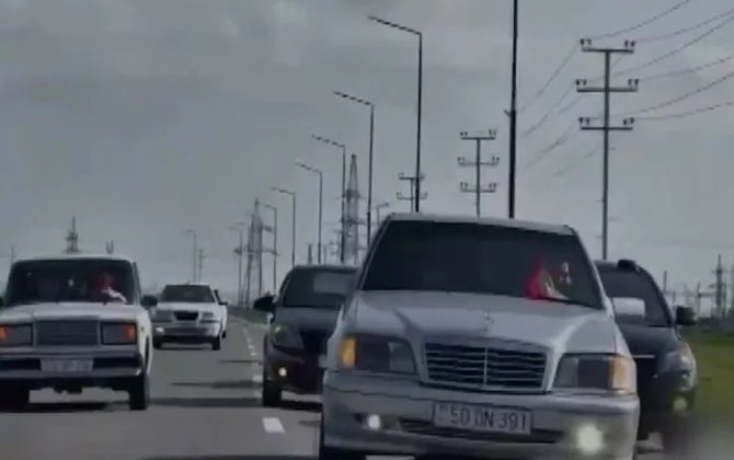 В Агсу водители свадебного кортежа арестованы за автохулиганство