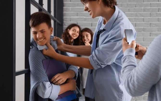 “Məktəblərimiz yalnız dərs keçməklə kifayətlənib insan yetişdirməsə- zorakılıq qaçılmazdır...”