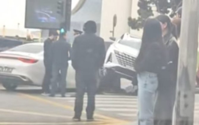 Bakıda Çin istehsalı olan iki maşın toqquşdu - VİDEO