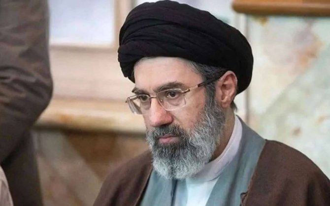 Xameneini Pezeşkian özü müalicə edib