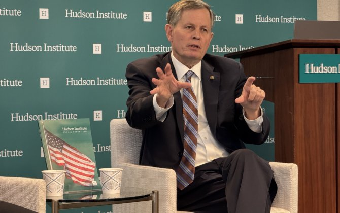 Сенатор США Стив Дэйнс возглавит делегацию в Китай перед визитом Трампа