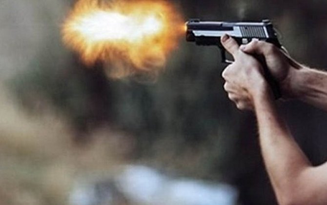 11 yaşlı oğlunu aeroportun tualetində öldürdü: atası üçün esse yazmışdı