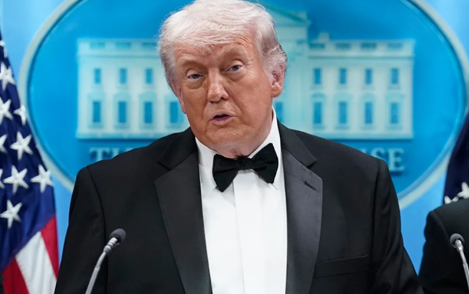 Tramp: Vaşinqtonda qəbul zamanı atəş açan şəxsin bir neçə silahı olub