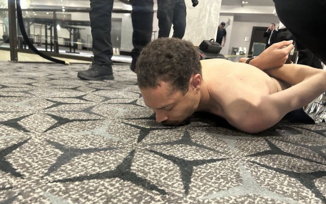 Стрелявший на ужине с Трампом приобрел оружие легально