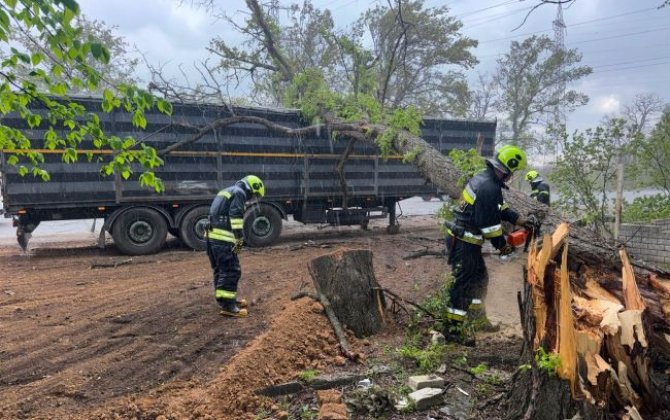 Непогода накрыла Украину: повреждена инфраструктура, есть погибшие