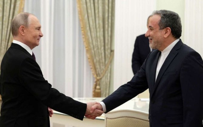 Арагчи прибыл в Россию на переговоры с Путиным