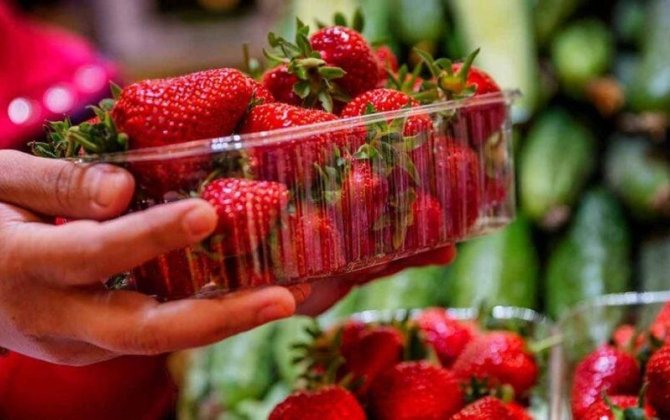 Bu çiyələkləri qətiyyən ALMAYIN - Zəhərlənə bilərsiniz