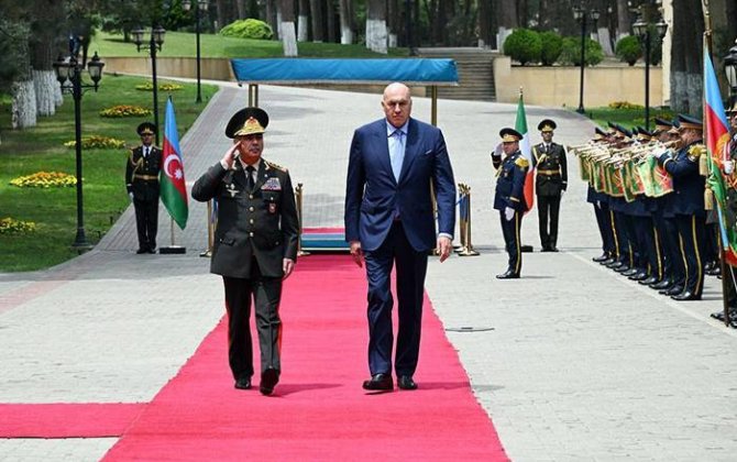 Министры обороны Азербайджана и Италии обсудили поддержание стабильности на Южном Кавказе-ВИДЕО