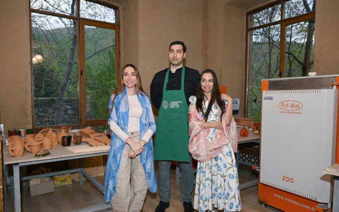 Лейла Алиева и Арзу Алиева ознакомились с Центром керамики и прикладного искусства ABAD в Шеки-ФОТО