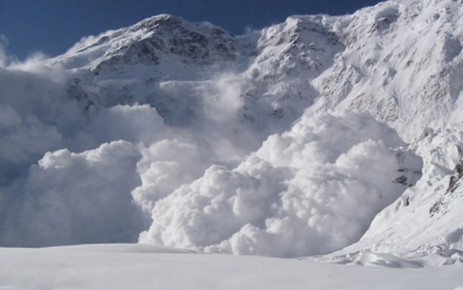 Buryatiyada qar uçqunu nəticəsində üç nəfər ölüb