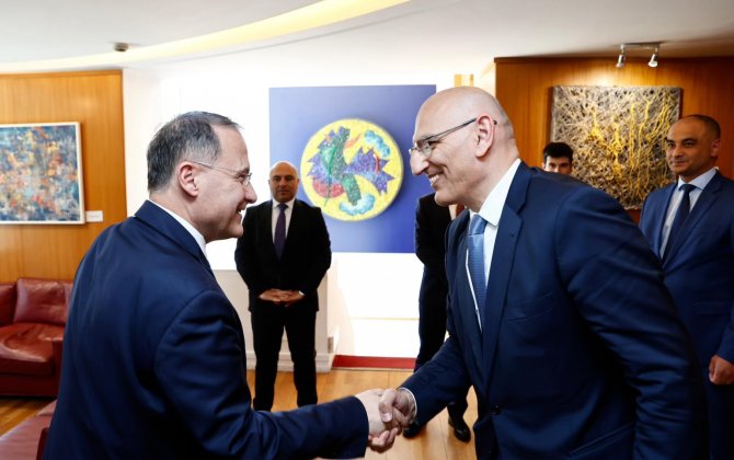 Эльчин Амирбеков и замглавы МИД Италии обсудили визит Мелони в Баку