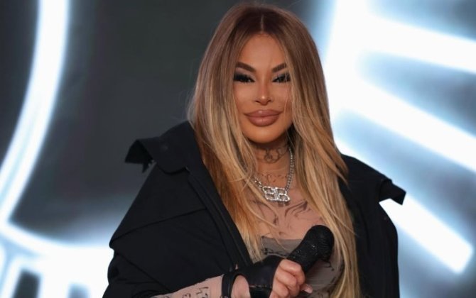 Aygün Kazımova toya elə ayaqqabıda getdi ki… - VİDEO