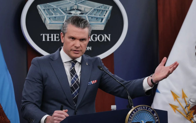 Heqset: ABŞ müdafiə-sənaye bazasını hərbi vəziyyətə keçirmək niyyətindədir