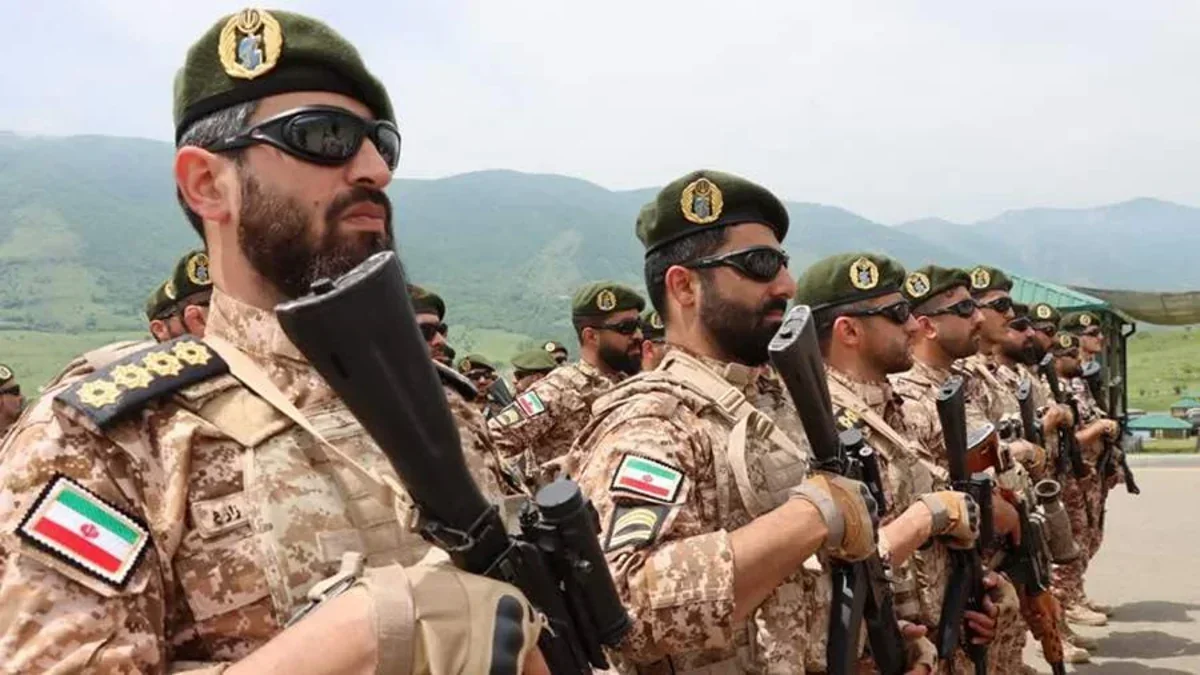 İranda sursat partladı - 14 SEPAH üzvü öldü - FOTO