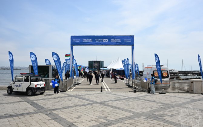 Bakı bulvarında yelkən yarışına start verilib - FOTO