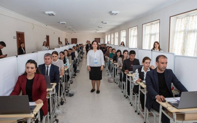 Naxçıvanda təhsilverənlərin imtahanları başladı