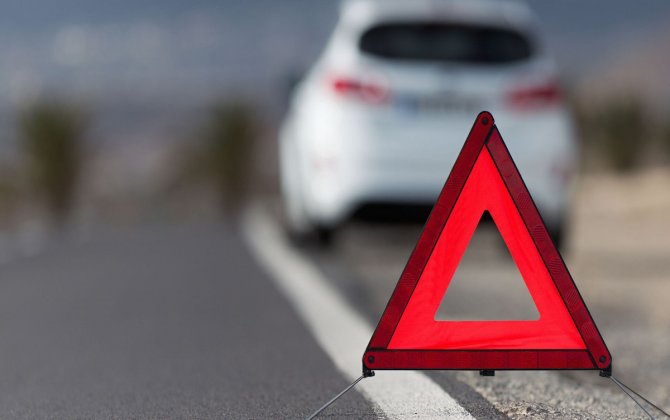 В Геранбое автомобиль врезался в микроавтобус, 7 человек пострадали