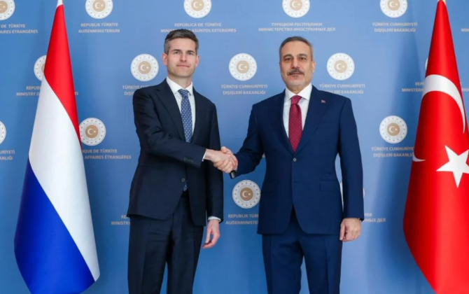 Hakan Fidan niderlandlı həmkarı ilə telefonda danışıb