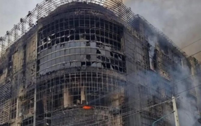 В Тегеране при пожаре в ТЦ погибли 11 человек