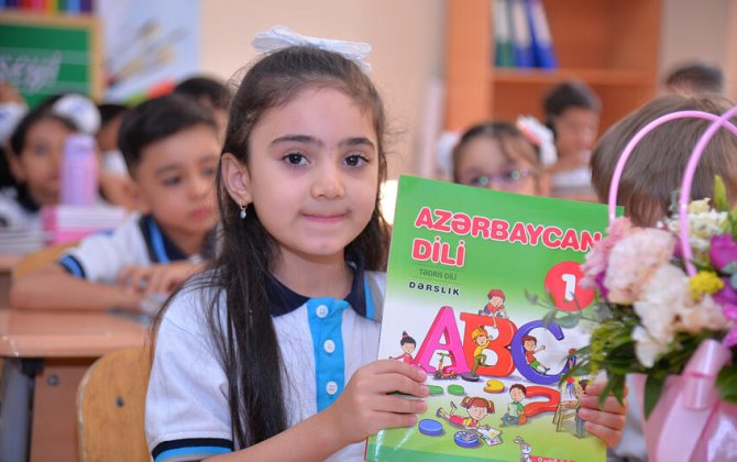 Birinci sinfə qəbul prosesi başladı - FOTO