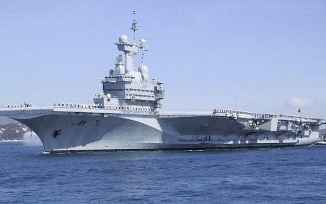 Французский авианосец направляется в Красное море