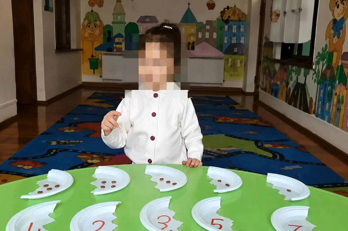 Uşaq bağçasında tərbiyəçi azyaşlıları təhqir etdi - VİDEO