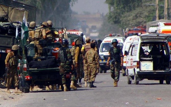 В Пакистане при вооруженном столкновении полиции и боевиков погибли два человека