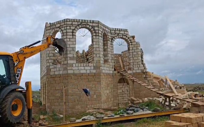 Gəncədə qanunsuz tikililər söküldü - FOTO/ VİDEO