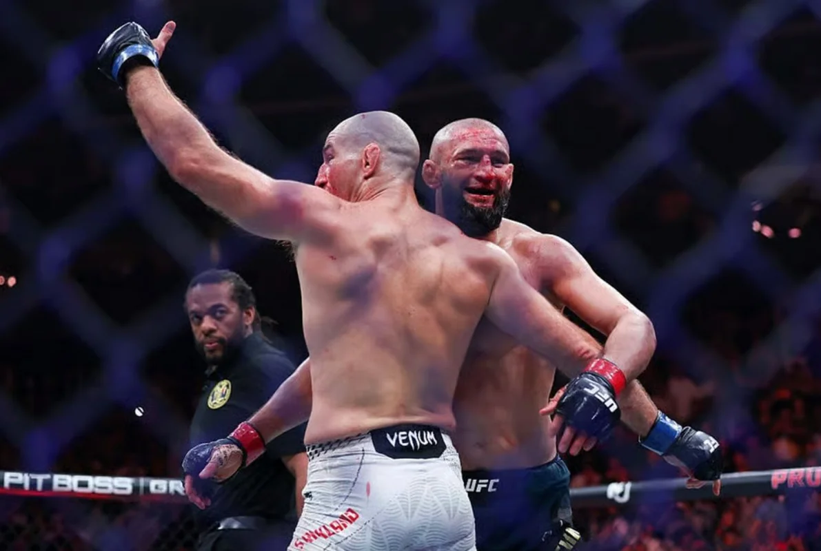 Хамзат Чимаев проиграл Шону Стрикленду и потерял чемпионский пояс UFC - ВИДЕО