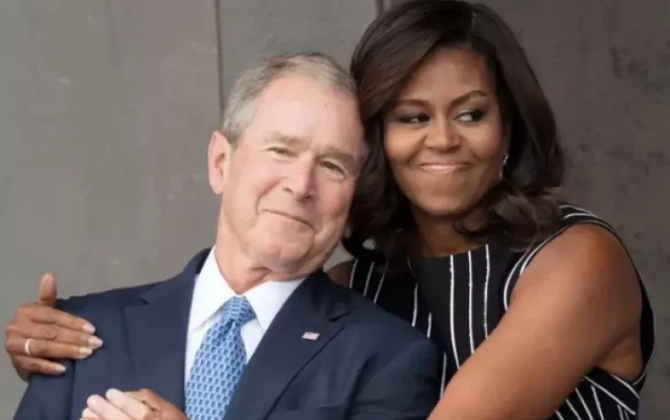 Corc Buş Mişel Obama üçün mükəmməl hədiyyə tapdı