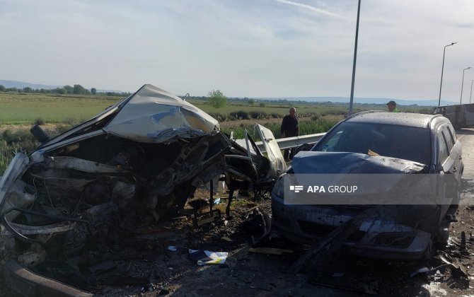 В Сабирабаде в результате ДТП один человек погиб, 8 получили травмы