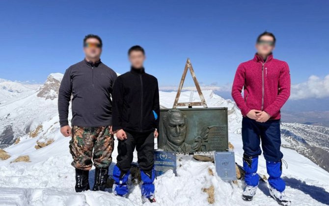 DTX-nin əməkdaşları “Heydər zirvəsi”nə yürüş təşkil edib