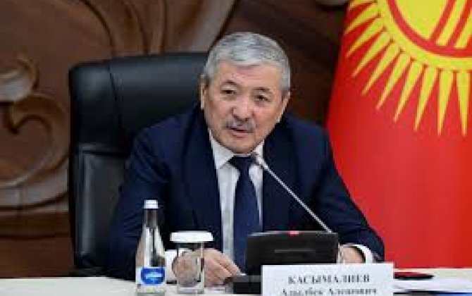 В Кыргызстане госслужащим рекомендовали отказаться от пиджаков ради экономии электроэнергии