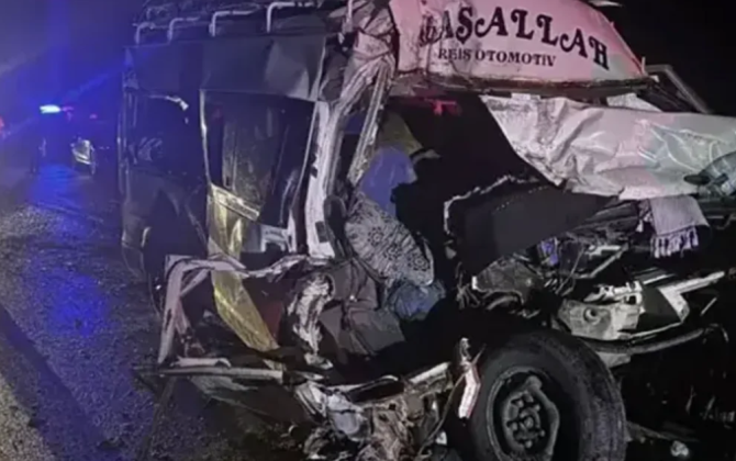 Mikroavtobusla yük avtomobili toqquşdu - Çox sayda yaralı var