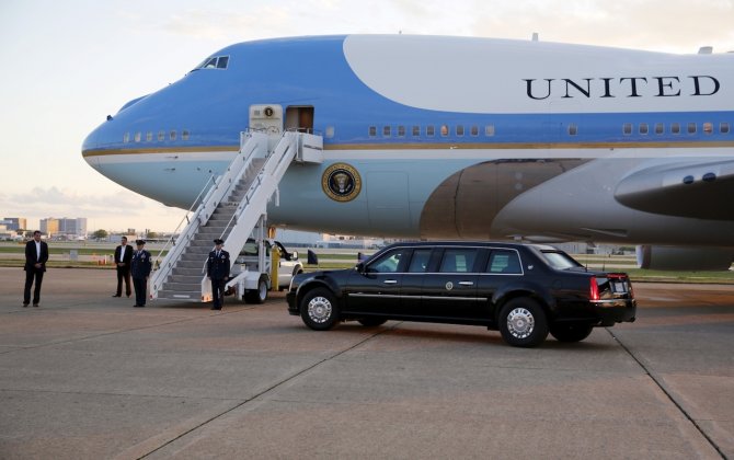 Air Force One: американской делегации запретили проносить вещи из Китая