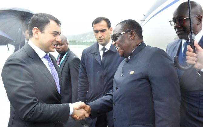 Zimbabvenin Vitse-prezidenti WUF13-də iştirak üçün Azərbaycana gəlib