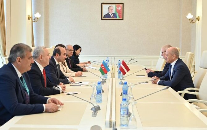 Parlamentdə Latviya nümayəndə heyəti ilə görüş keçirilib